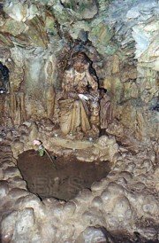 La grotte de Marie-Madeleine  Baulou - Cliquer pour agrandir