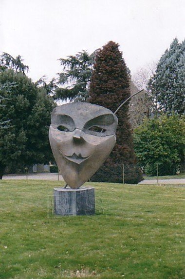 Masque situ  l'entre de la ville de Limoux