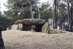 Le dolmen des Fados  Ppieux - Cliquer pour agrandir