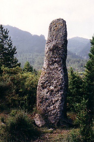 Le menhir de Peyrolles