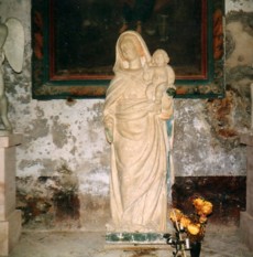 Thopolis - statue de Notre Dame de Dromon dans la chapelle